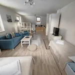 3j Apartment